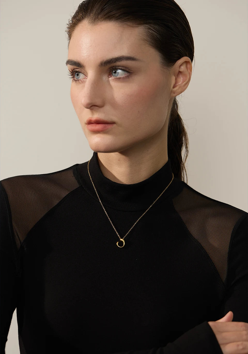 Lätt & Stilren guld halsband med C form | För kvinnor