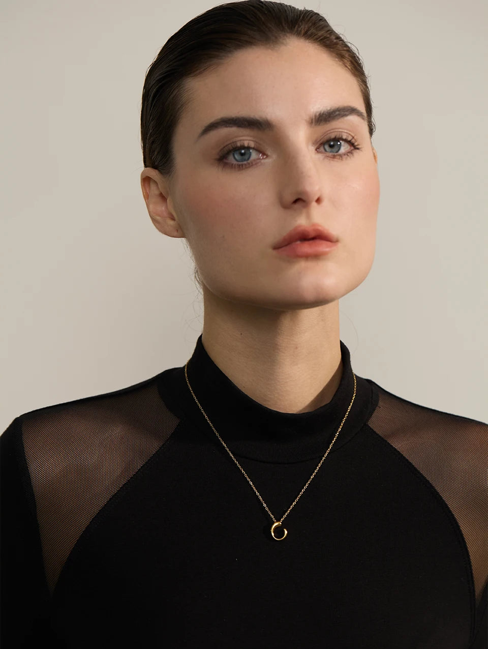 Lätt & Stilren guld halsband med C form | För kvinnor