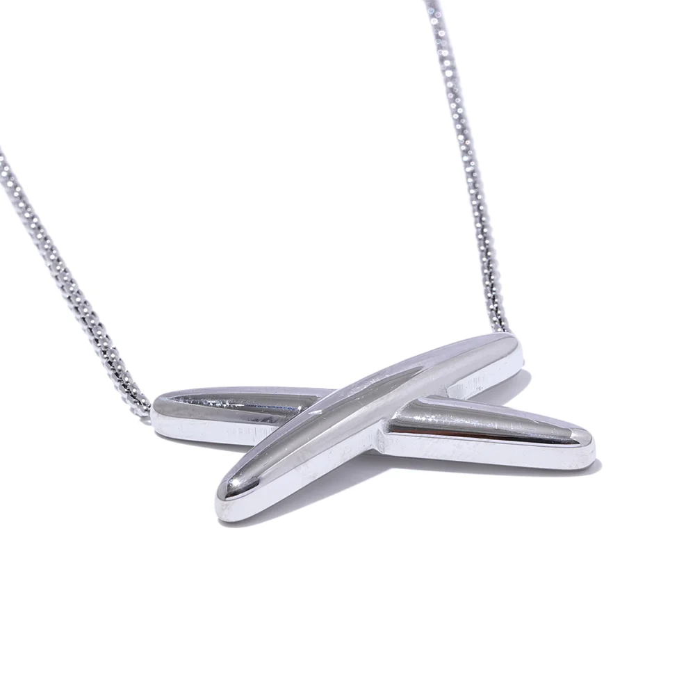 Enkelt och stilrent x format silver halsband för sommaren och vardag och fest tillfällen | För damer