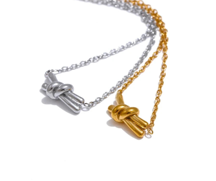 Enkelt & Stilrent Silver och guld halsband som liknar en knut,  perfekt för vardagen och fest | för kvinnor