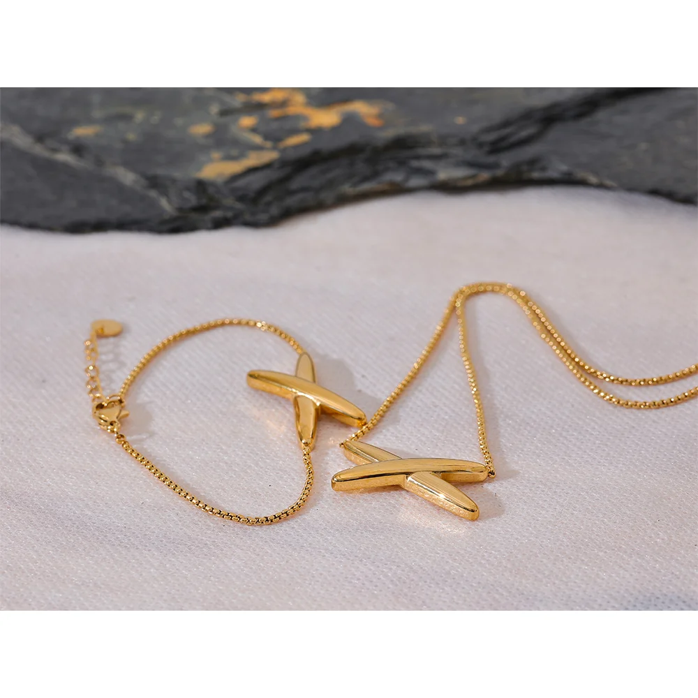 Enkelt och stilrent x format guld halsband & Armband för sommaren och vardag och fest tillfällen | För damer