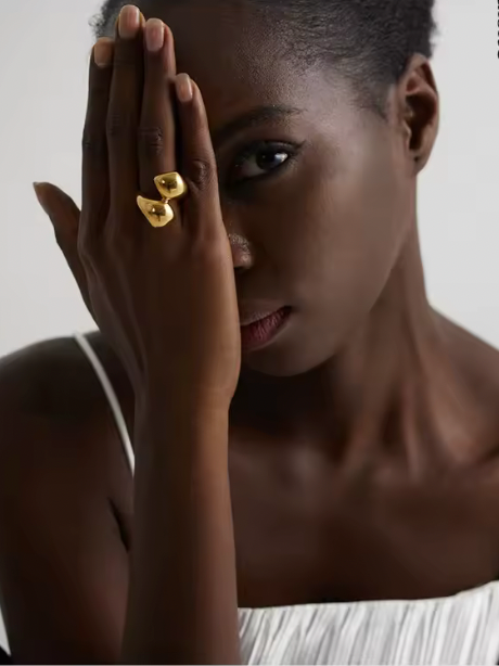 Gul ring - Mjuk och elegant designad