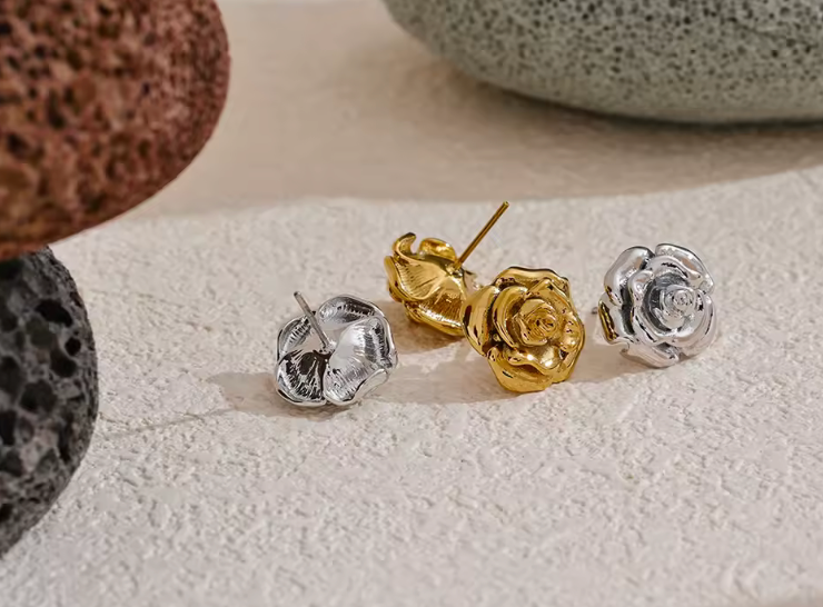 Örhängen i guld & silver | Unikt örhänge med form av en blomma | Bloom - Lais